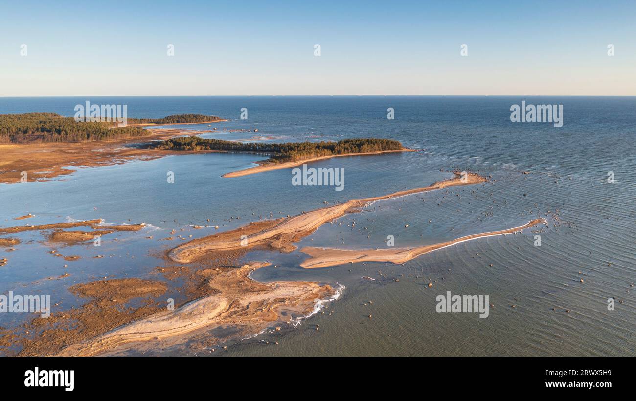 A stunning view of the coastal sandbars and peninsulas of Natturi, situated along the Finnish