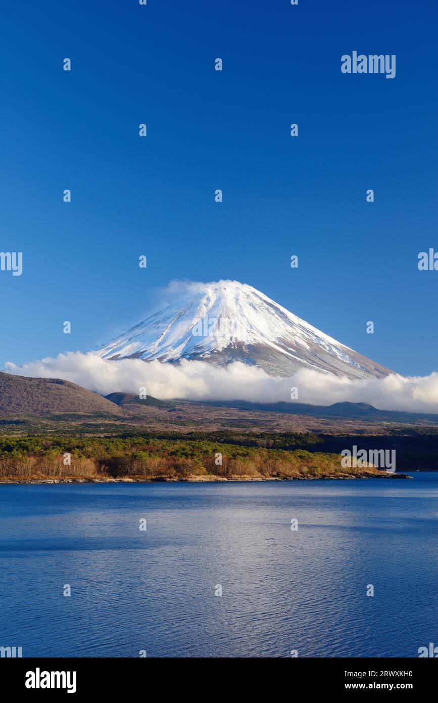 Fuji after the rain from Motosu-ko, Yamanashi Stock Photo