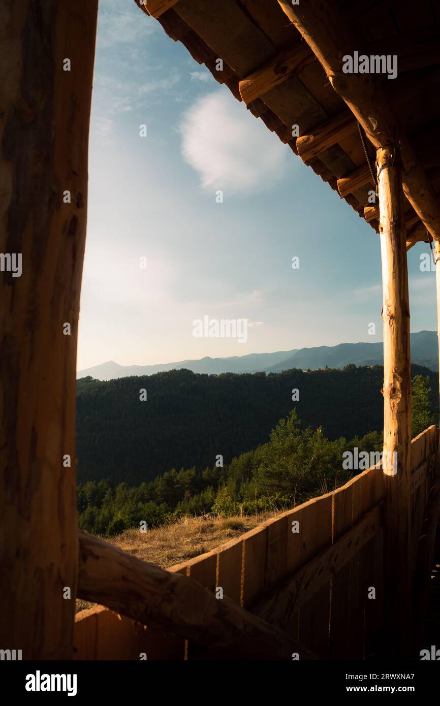 Using the wooden construction as a natural frame for the epic sunrise ...