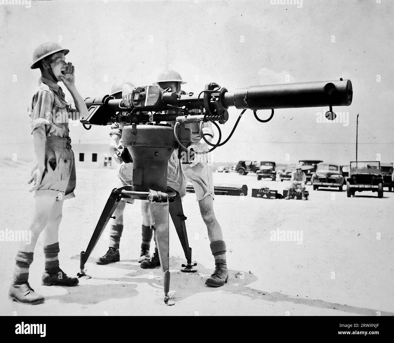 British artillery soldiers ww2 Black and White Stock Photos & Images
