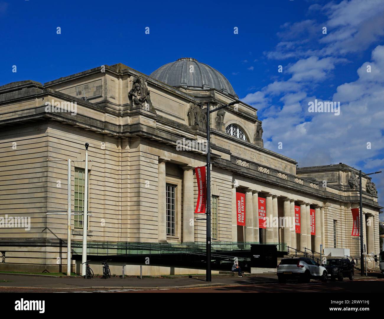 A view of the University of South Wales in Cardiff city centre Stock Photo  - Alamy