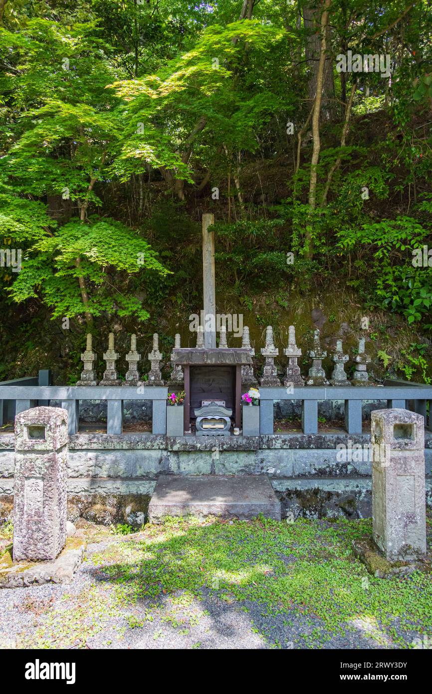 Shuzenji Onsen The tombs of the 13 vassals of Minamoto no Yoriye that have been moved to the precincts of Shuzenji Onsen Stock Photo