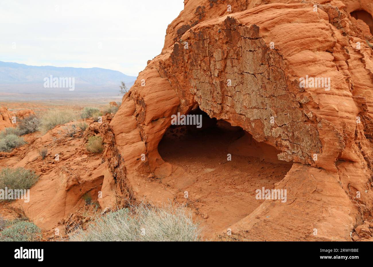 The cave - Valley of Fire State Park, Nevada Stock Photo - Alamy