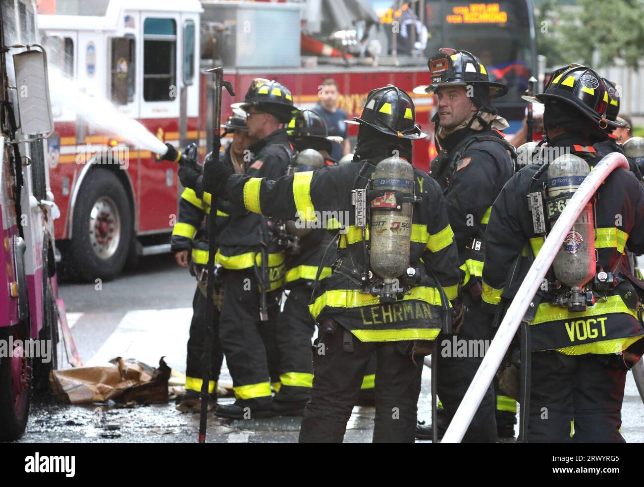 September 21, 2023, New York City, New York: (NEW) Ice Cream Van on fire. September 21, 2023, New York, USA: An Ice cream van stationed beside Radio City Music Hall on 50th street with 6th Avenue was on fire and with a total damage. Firemen were able to contain the fire but everything was destroyed. The salesman suffered no injures and stood afar watching the loss. Credit: Niyi Fote/Thenews2 (Foto: Niyi Fote/Thenews2/Zumapress) (Credit Image: © Niyi Fote/TheNEWS2 via ZUMA Press Wire) EDITORIAL USAGE ONLY! Not for Commercial USAGE! Stock Photo