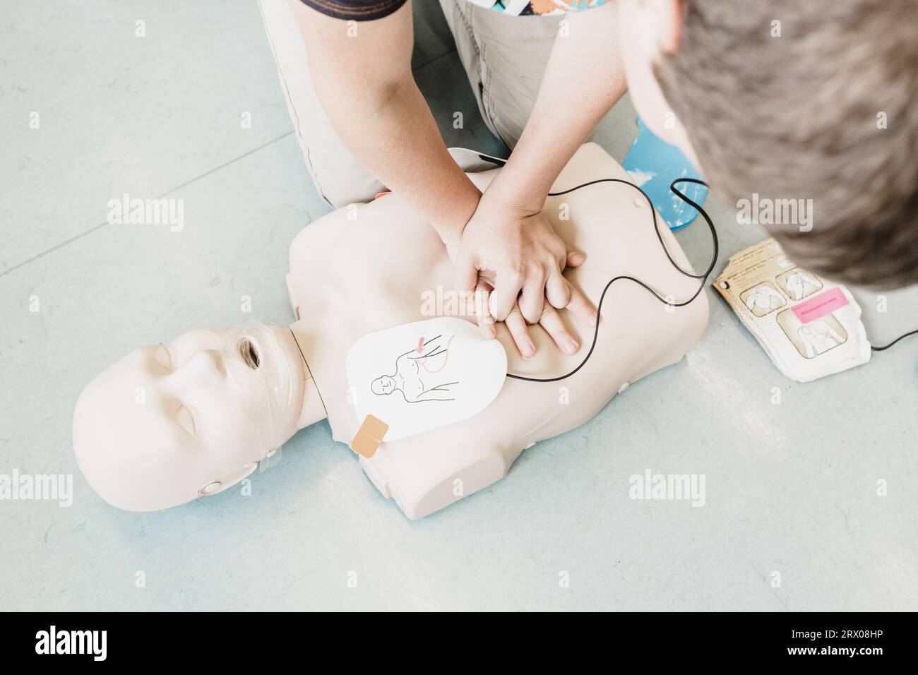Defibrillation Course First aid cardiopulmonary resuscitation course using automated external ...