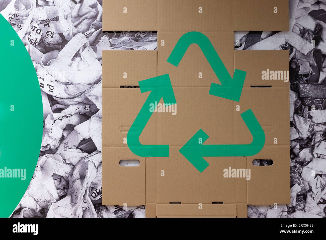 Recycle bin reuse reduce icon hi-res stock photography and images - Alamy