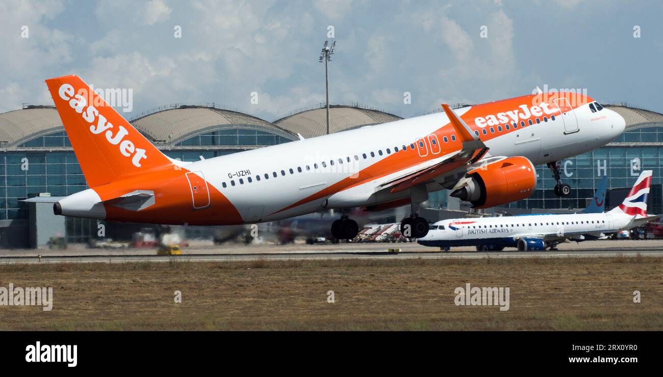 Aerolínea de bajo coste EasyJet en el aeropuerto de Alicante Stock Photo