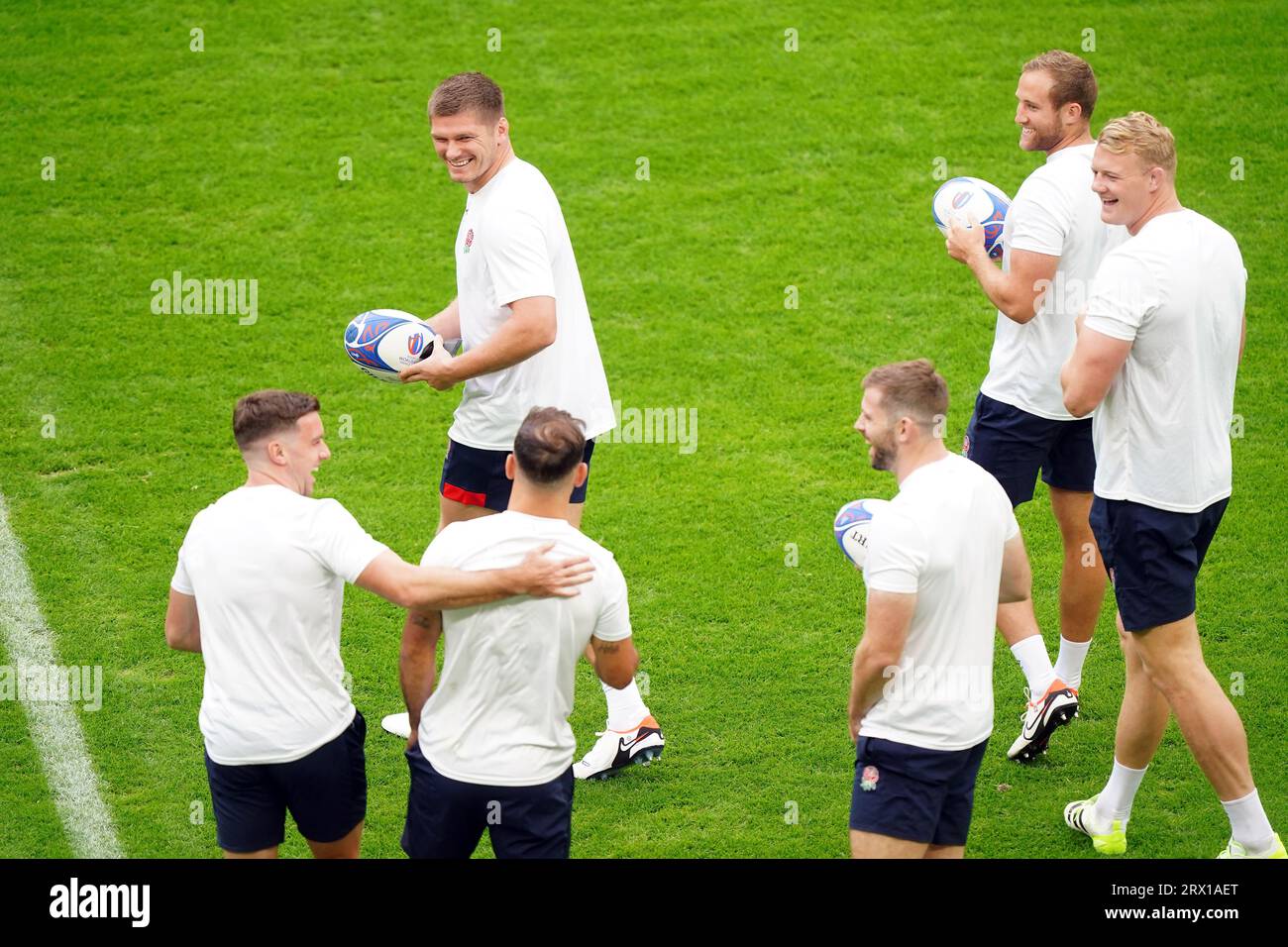 England's Owen Farrell (top left) with team-mates during a training session at the Stade Pierre Mauroy, Villeneuve-d'Ascq. Picture date: Friday September 22, 2023. Stock Photo
