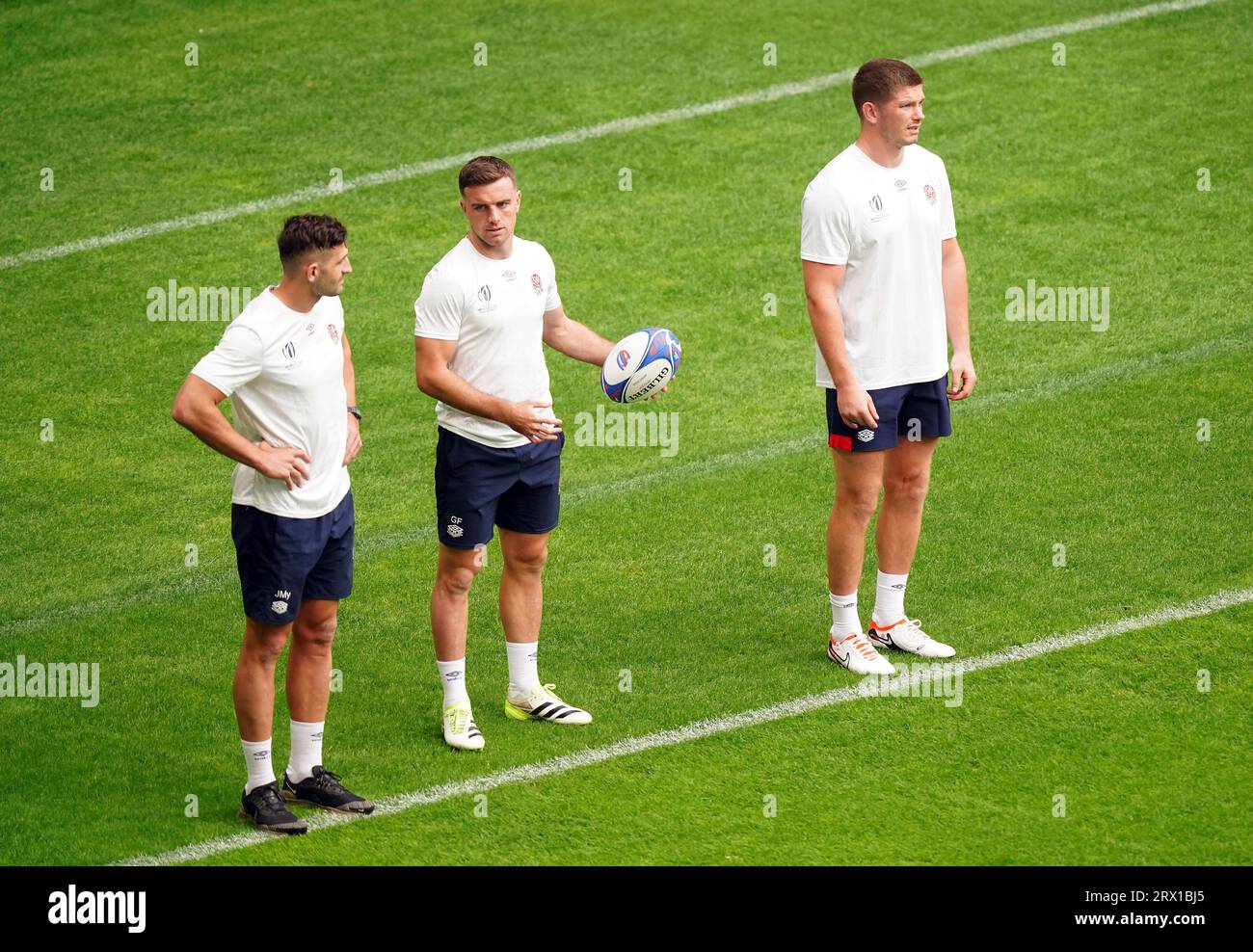 England's Jonny May (left), George Ford, and Owen Farrell (right) during a training session at the Stade Pierre Mauroy, Villeneuve-d'Ascq. Picture date: Friday September 22, 2023. Stock Photo
