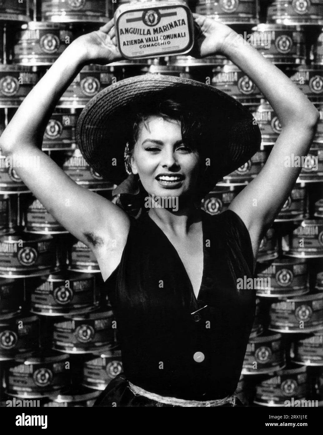 SOPHIA LOREN in THE RIVER GIRL (1955) -Original title: LA DONNA DEL FIUME-, directed by MARIO SOLDATI. Credit: PONTI-DE LAURENTIIS CINEMATOGRAFICA / Album Stock Photo