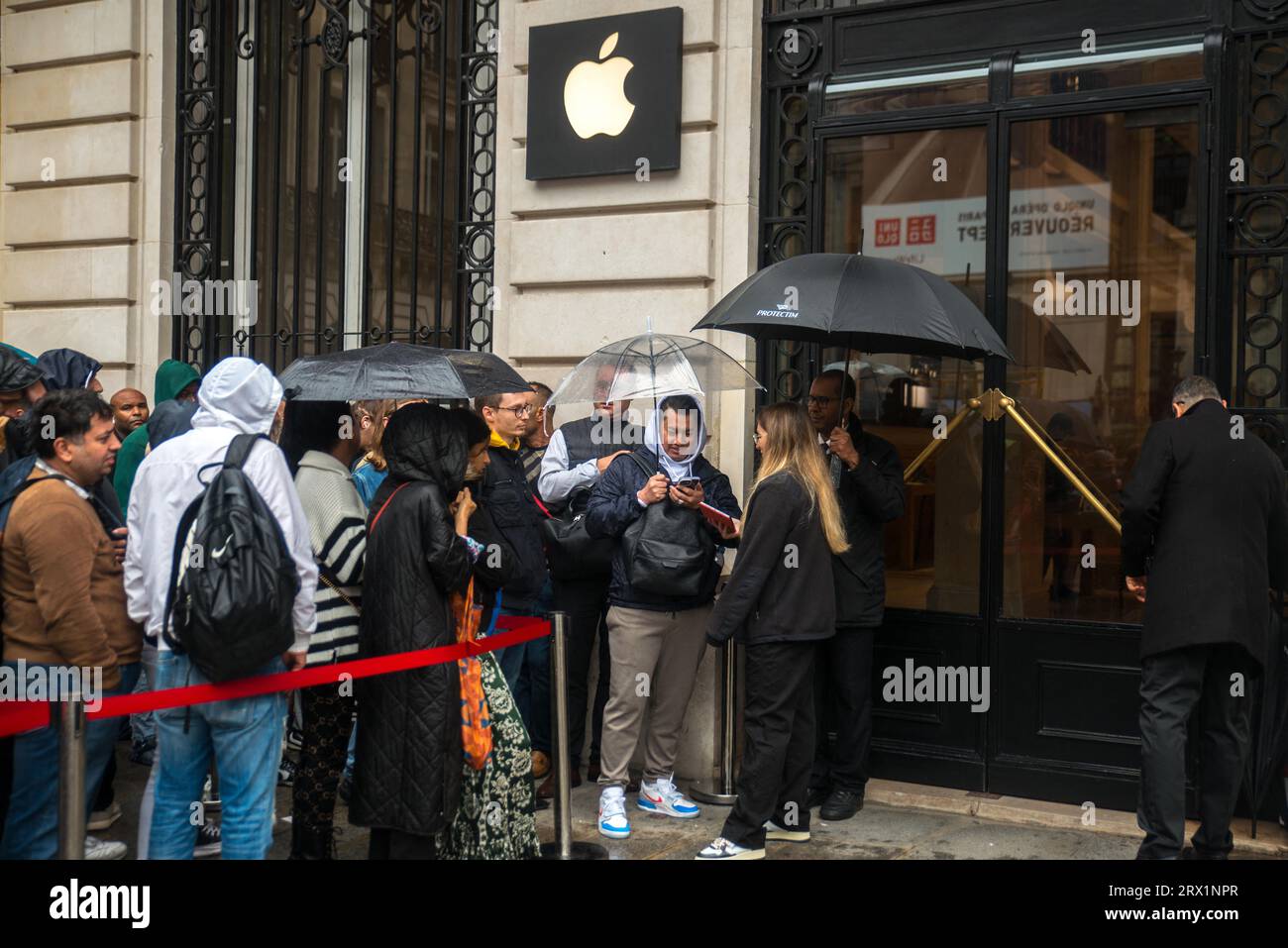 Paris, France. 22nd Sep, 2023. Workers at Apple stores in France began