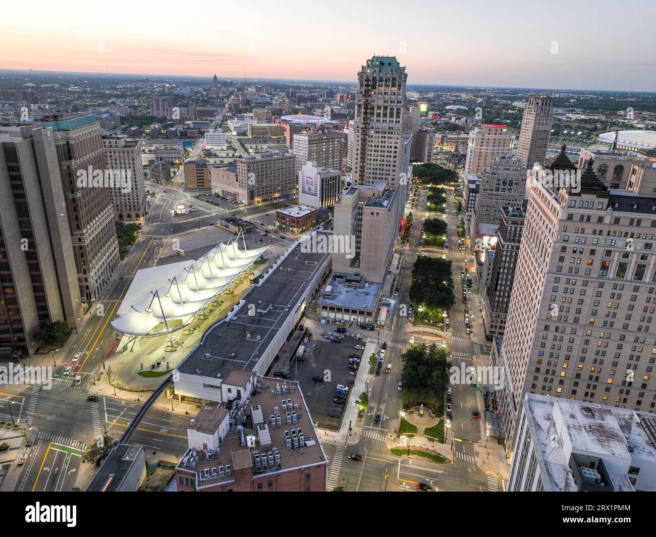 Detroit. View Aerial detroit city skyline river hi-res stock photography and images ...