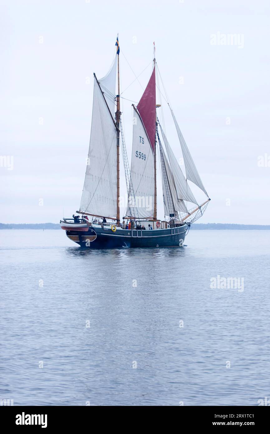 Gaff schooner under full sail Stock Photo