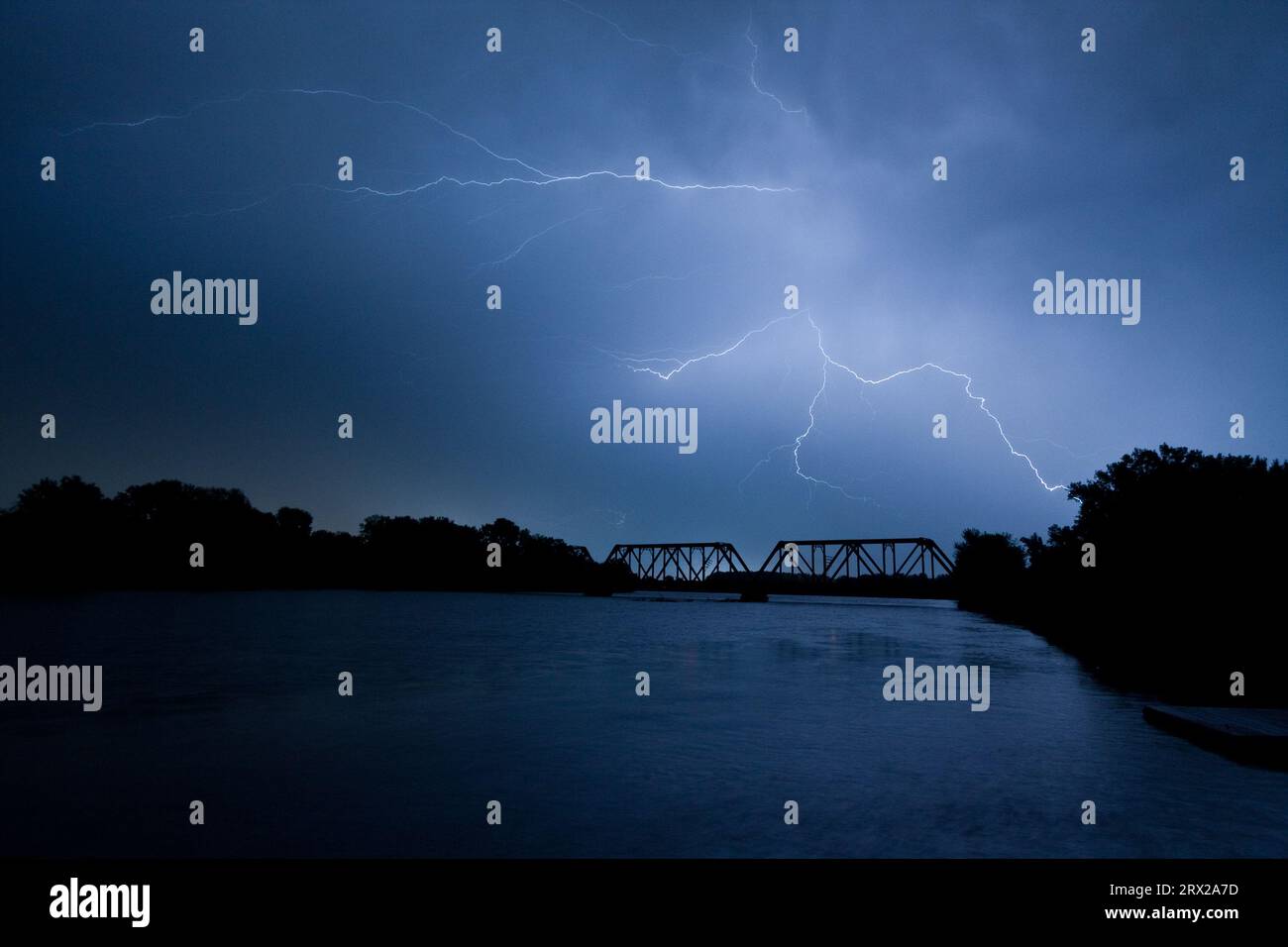 Lightning strikes with eerily beautiful forks through a dangerous
