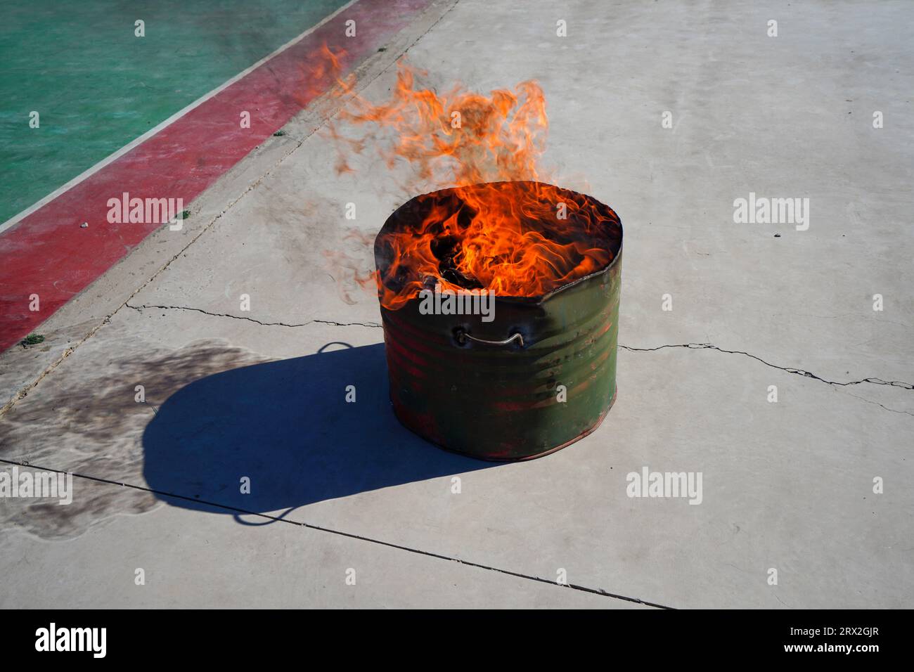 Diesel barrel burning with great fire Stock Photo Alamy