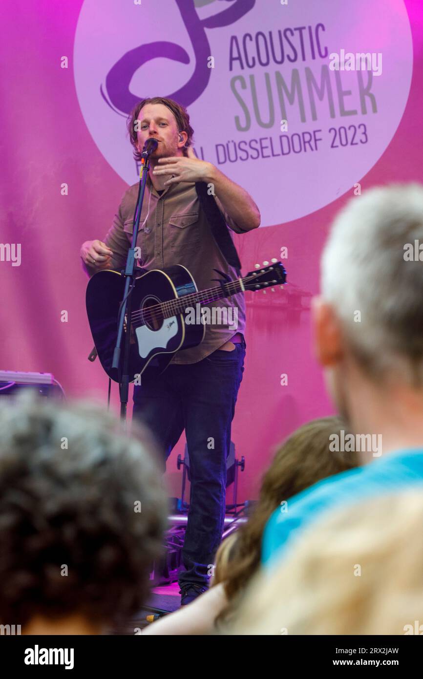 Tim Vantol (Niederlande) beim Acoustic Festival im Weltkunstzimmer in Düsseldorf Stock Photo