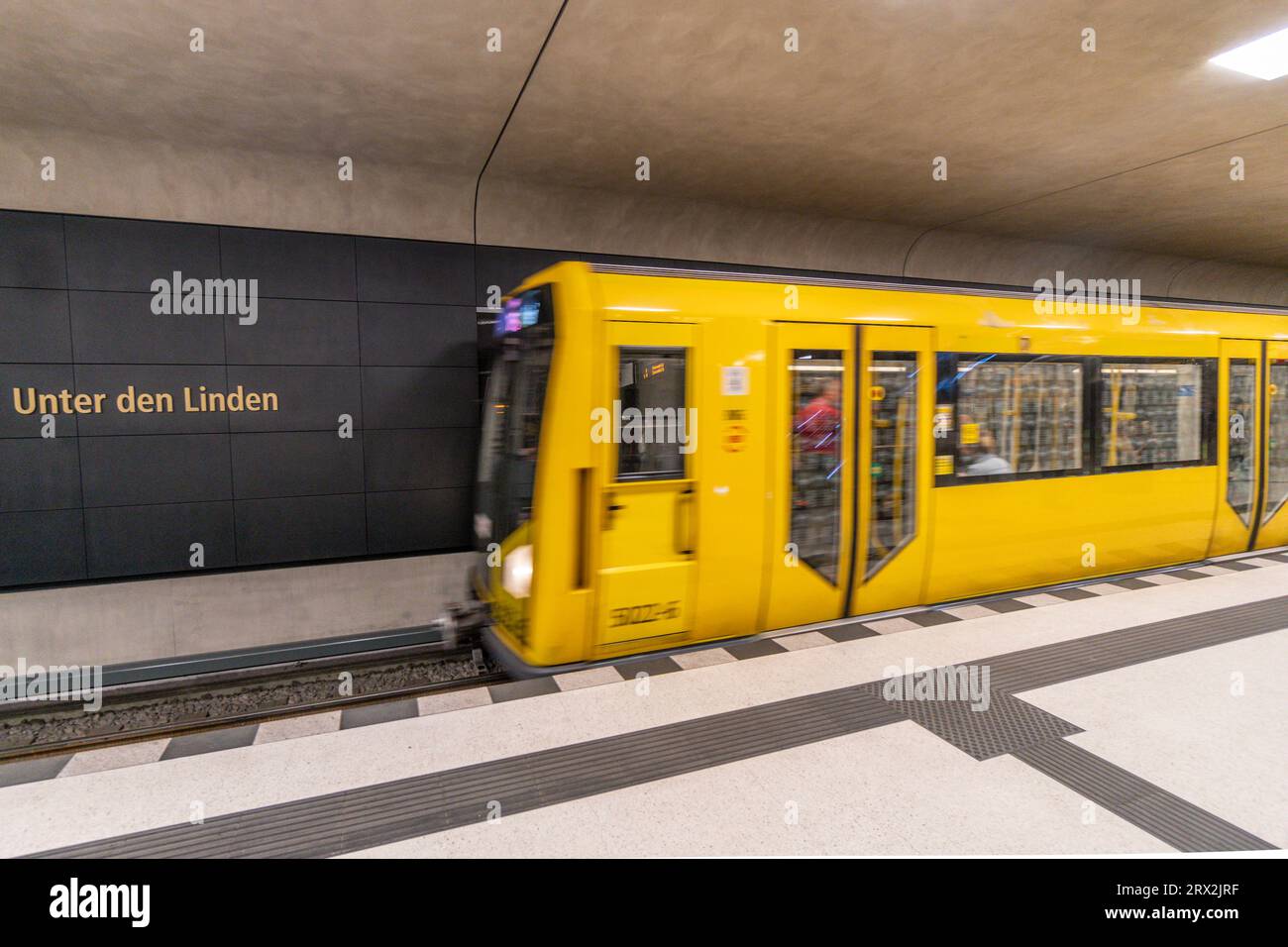 U-Bahn, U5, Unter den Linden, Nahverkehr, Berlin-Mitte, Deutschland Stock Photo