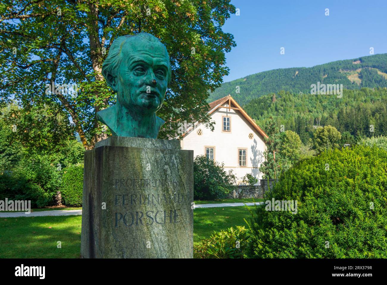 Gmünd in Kärnten: Ferdinand Porsche statue in Nationalpark Hohe Tauern, Kärnten, Carinthia, Austria Stock Photo