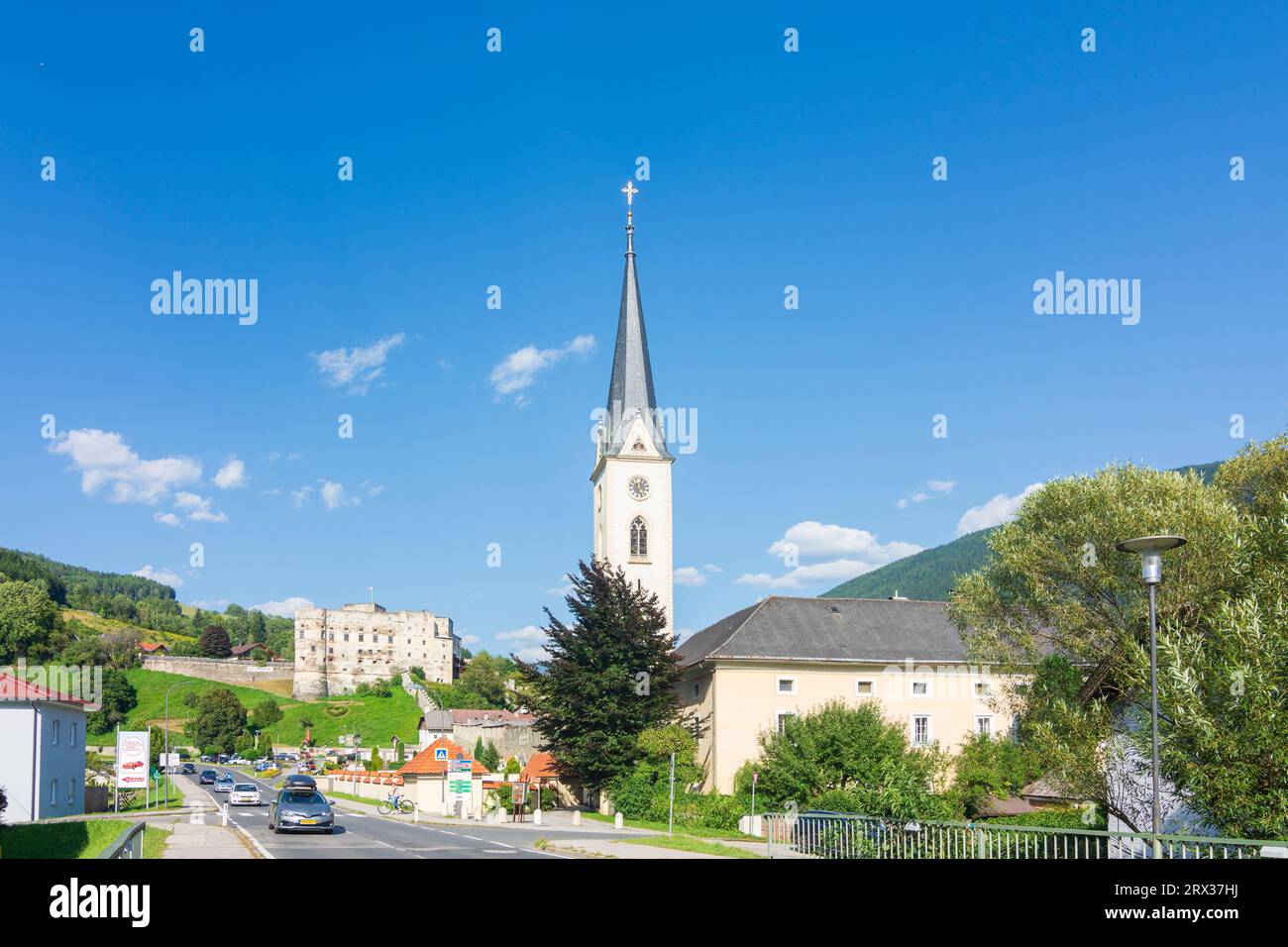 Gmünd in Kärnten: Gmünd Castle, church in Nationalpark Hohe Tauern, Kärnten, Carinthia, Austria Stock Photo