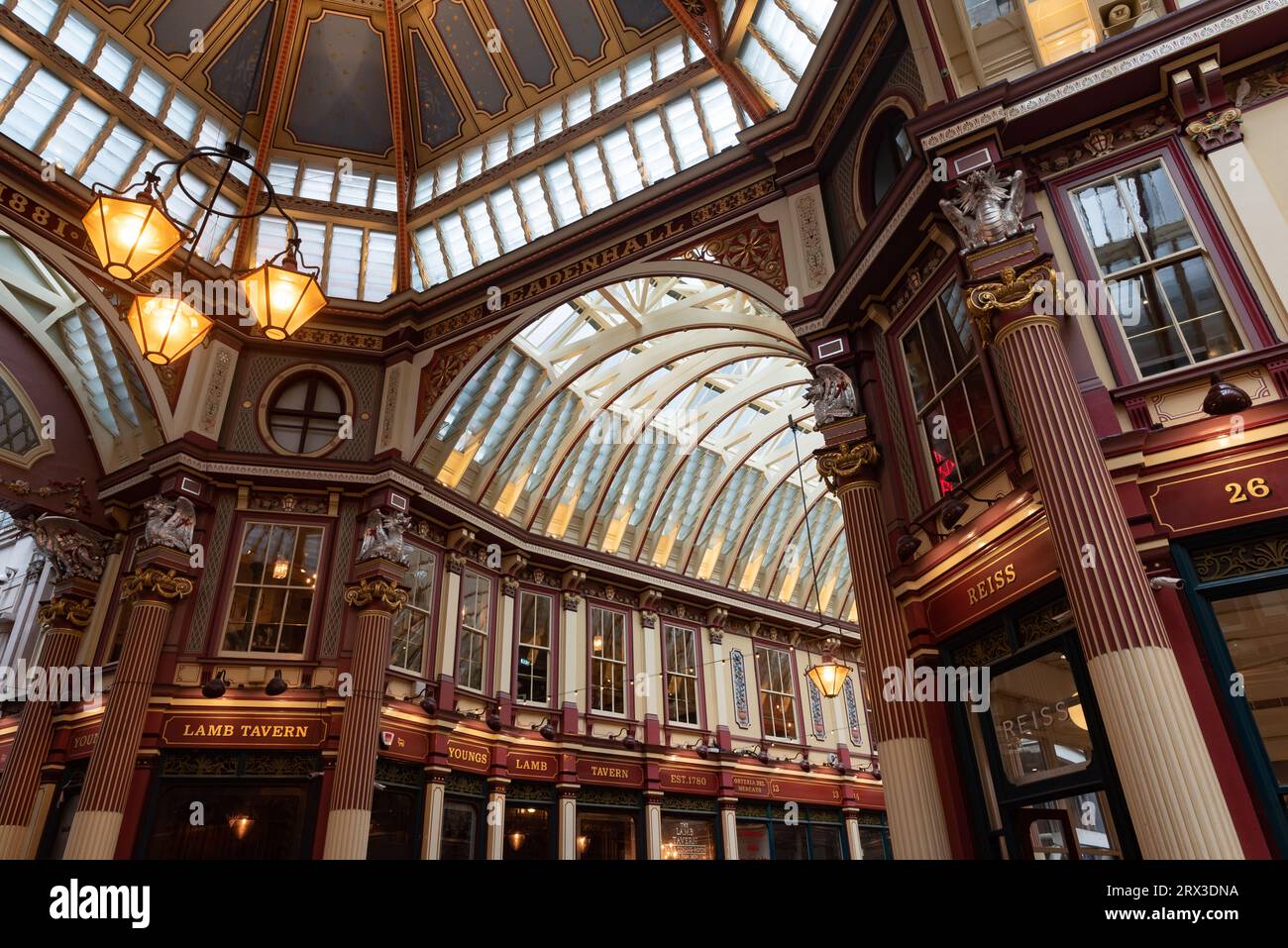 View of the Lamb Tavern, a typical city of London pub in Leadenhall Market, now famous as a film location for Harry Potter. Stock Photo