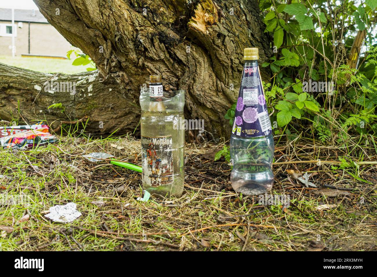 Water bottle bong hi-res stock photography and images - Alamy