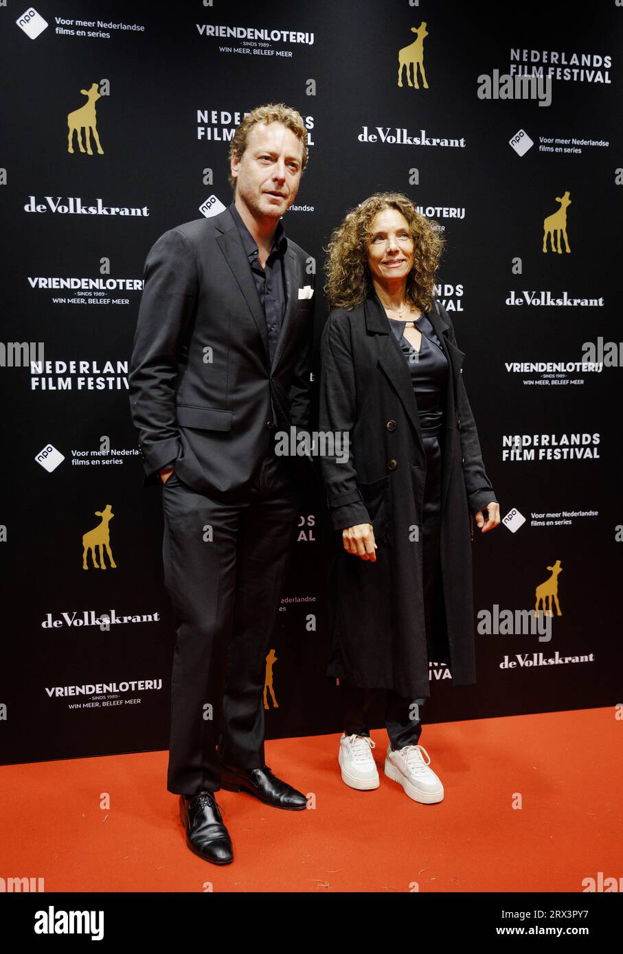 UTRECHT - Paula van der Oest and Mark van Eeuwen on the red carpet of the  premiere of the film Sweet Dreams during the 43rd edition of the Dutch Film  Festival. ANP, image size:907x1390