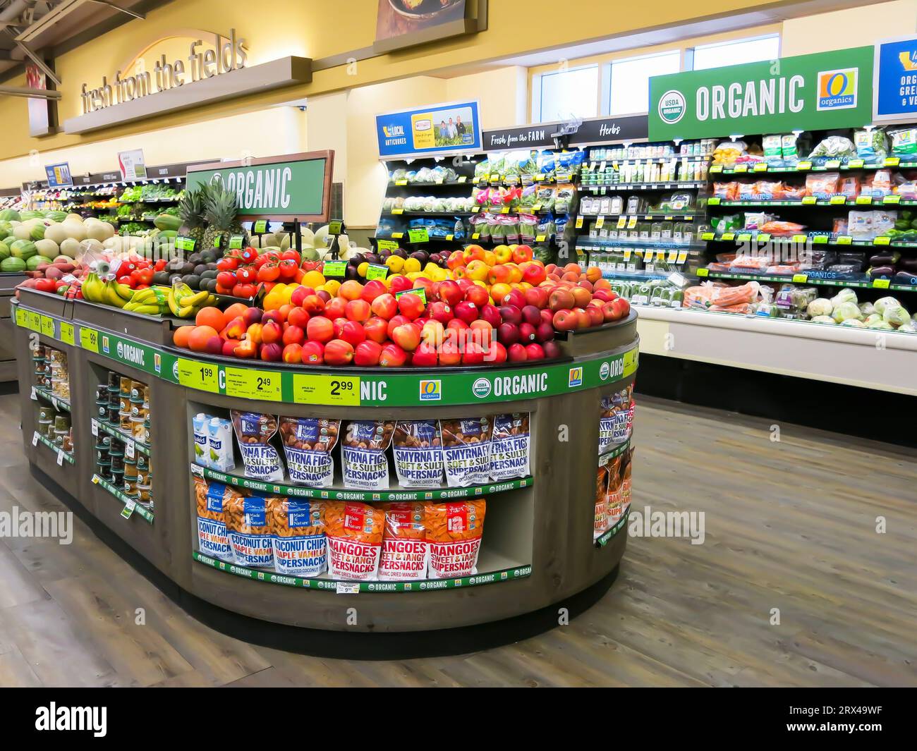Organic Produce Aisle in American Supermarket Stock Photo