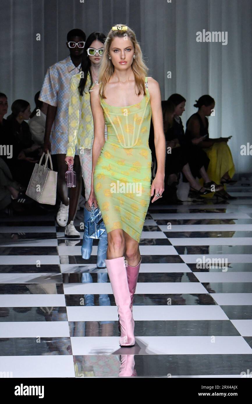 MFW: VERSACE Spring Summer 2020 Collection