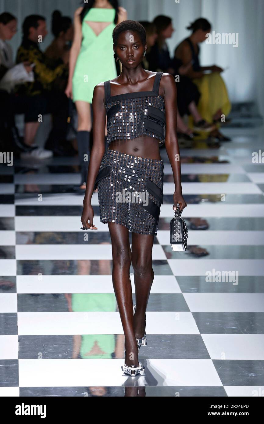 Milan, Italien. 22nd Sep, 2023. VERSACE Spring/Summer 2024 Runway ...