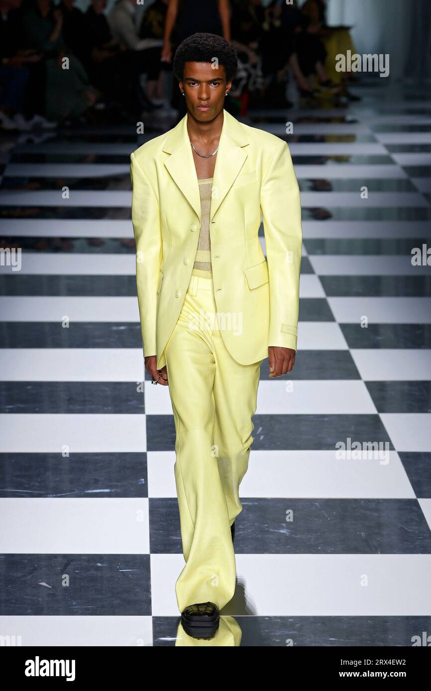Milan, Italien. 22nd Sep, 2023. VERSACE Spring/Summer 2024 Runway ...