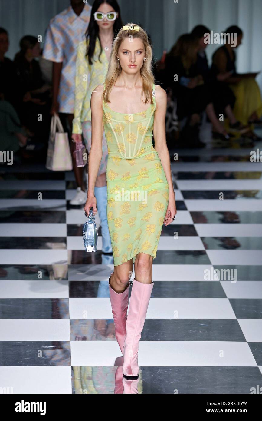 Milan, Italien. 22nd Sep, 2023. VERSACE Spring/Summer 2024 Runway ...