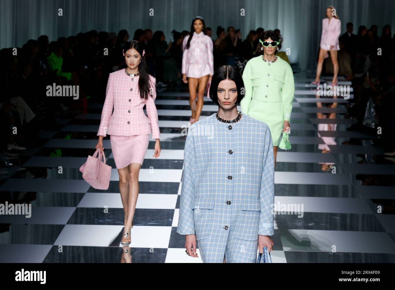 Milan, Italien. 22nd Sep, 2023. VERSACE Spring/Summer 2024 Runway ...