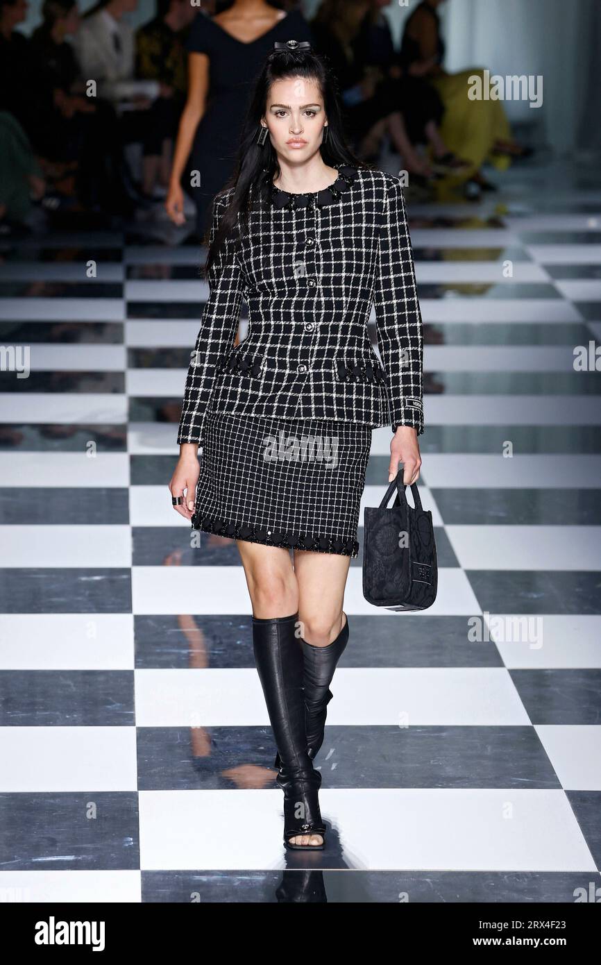 Milan, Italien. 22nd Sep, 2023. VERSACE Spring/Summer 2024 Runway ...