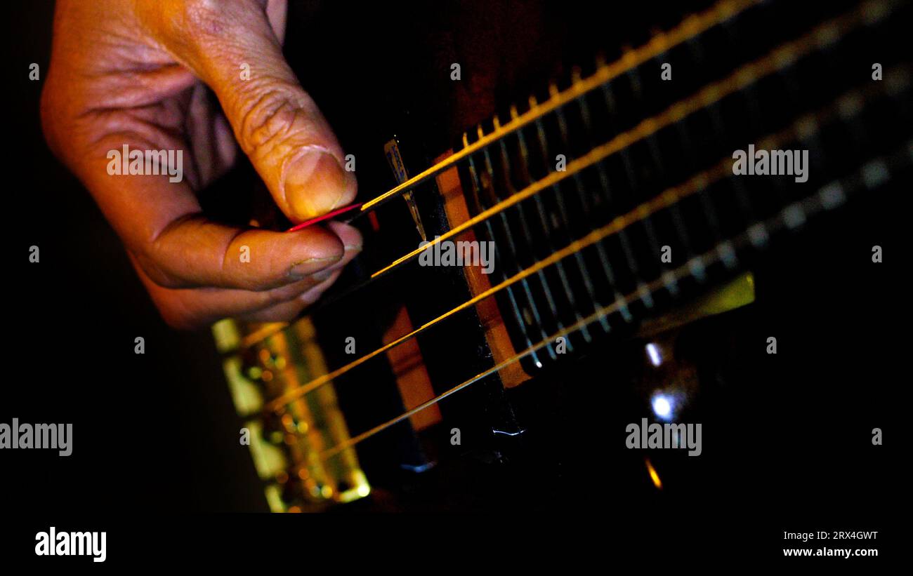 Bass instrument hi-res stock photography and images - Alamy