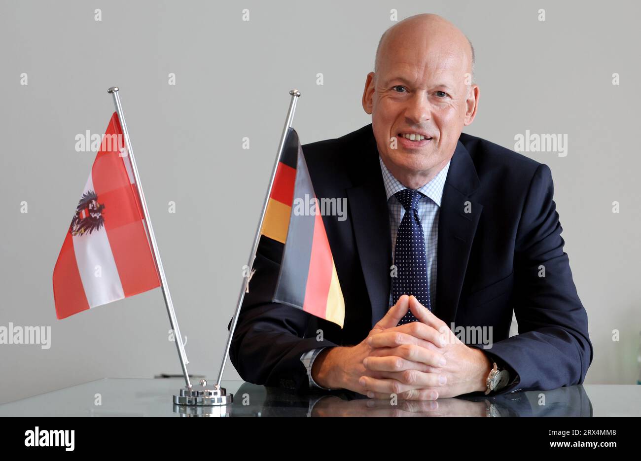 Consular duties hi-res stock photography and images - Alamy