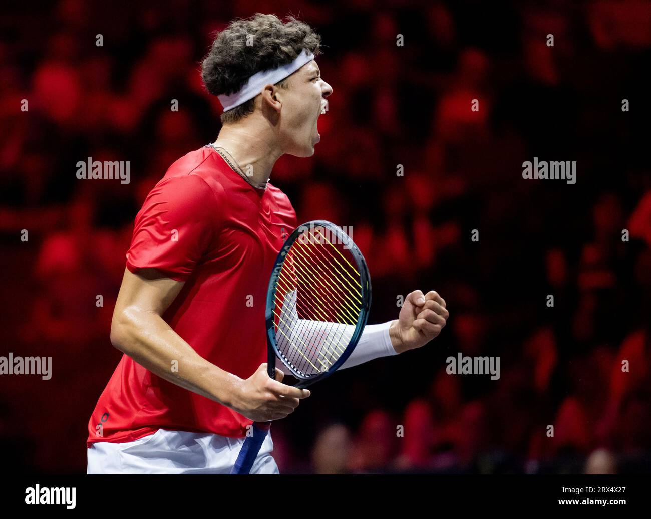Vancouver, Canada. 22nd Sep, 2023. Ben Shelton of the United States reacts during the match against Arthur Fils of France in Vancouver, Canada, on Sept. 22, 2023. Credit: Andrew Soong/Xinhua/Alamy Live News Stock Photo