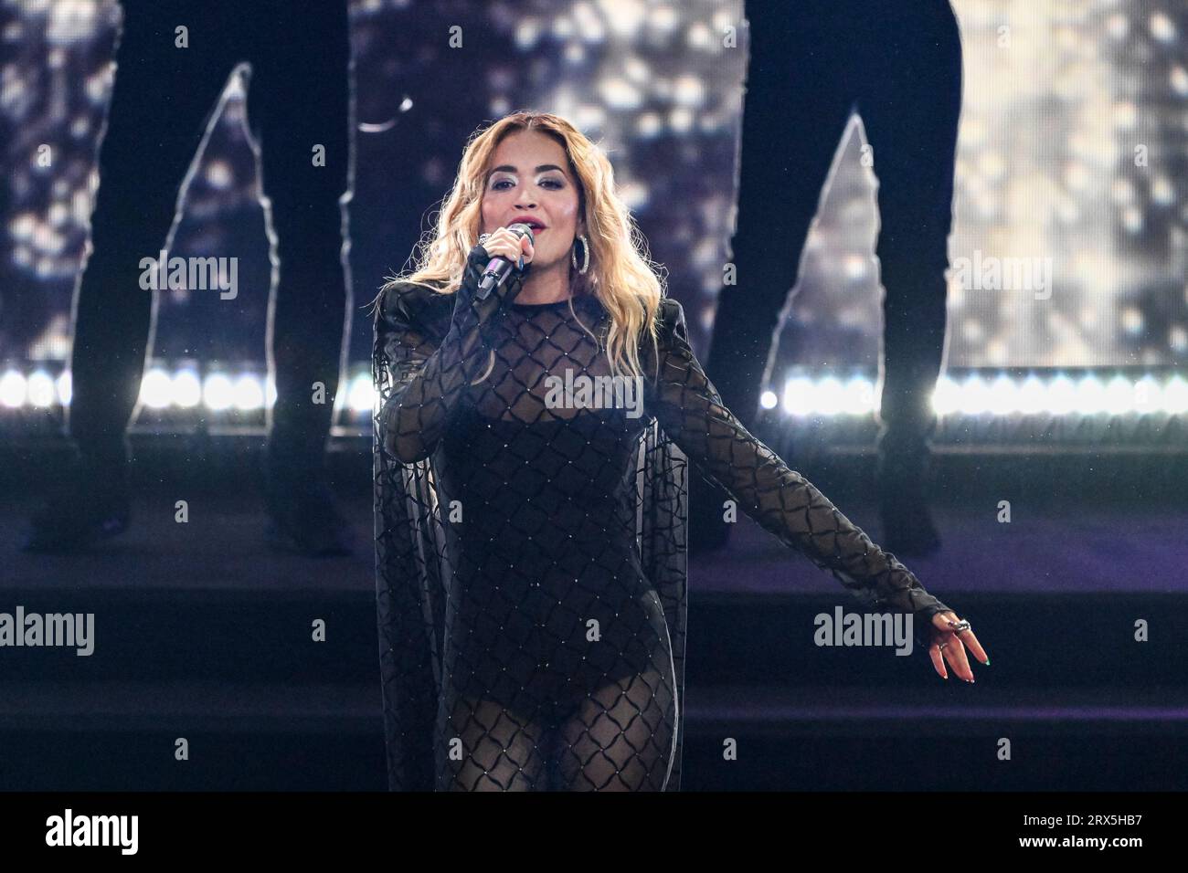 British singer Rita Ora performs on stage singing at the Closing Ceremony, Invictus Games Düsseldorf, Germany Stock Photo