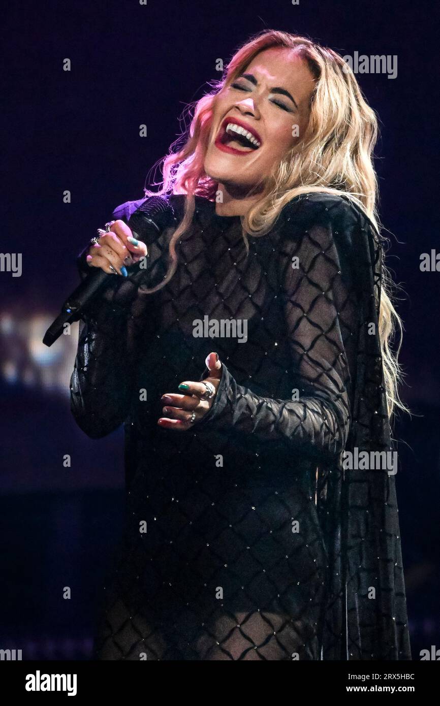 British singer Rita Ora performs on stage singing at the Closing Ceremony, Invictus Games Düsseldorf, Germany Stock Photo