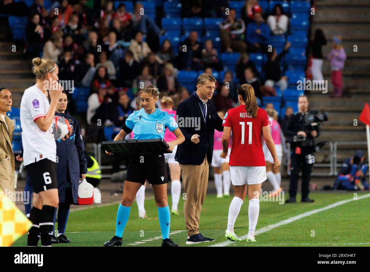Oslo, Norway. 22nd Sep, 2023. Head coach Leif Gunnar Smerud of Norway seen with Guro Reiten (11) during the UEFA Nations League match between Norway and Austria at Ullevaal Stadion in Oslo. (Photo Credit: Gonzales Photo/Alamy Live News Stock Photo