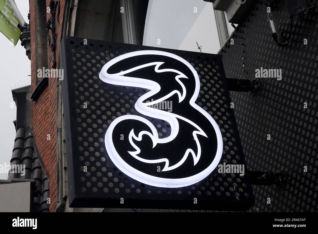 23 September. 2023/3 and phone store in danish capital