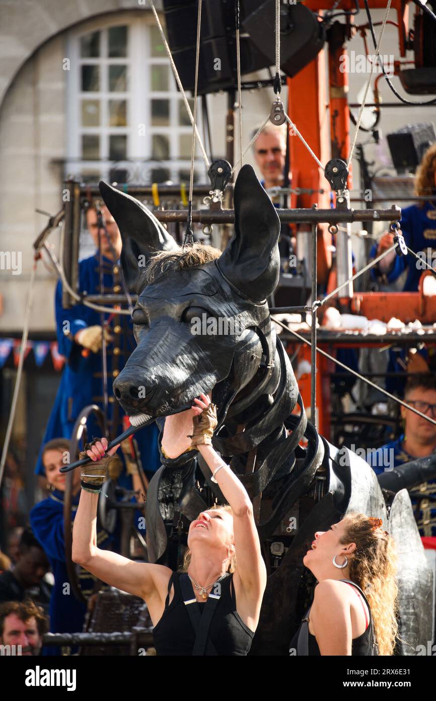 Nantes, France. 23rd Sep, 2023. The Royal de Luxe troupe is organizing a parade this weekend, with the two dog machines: Xolo and Bull Thing in Nantes, France on September 23, 2023. Photo by Pierrick Villette/ABACAPRESS.COM Credit: Abaca Press/Alamy Live News Stock Photo
