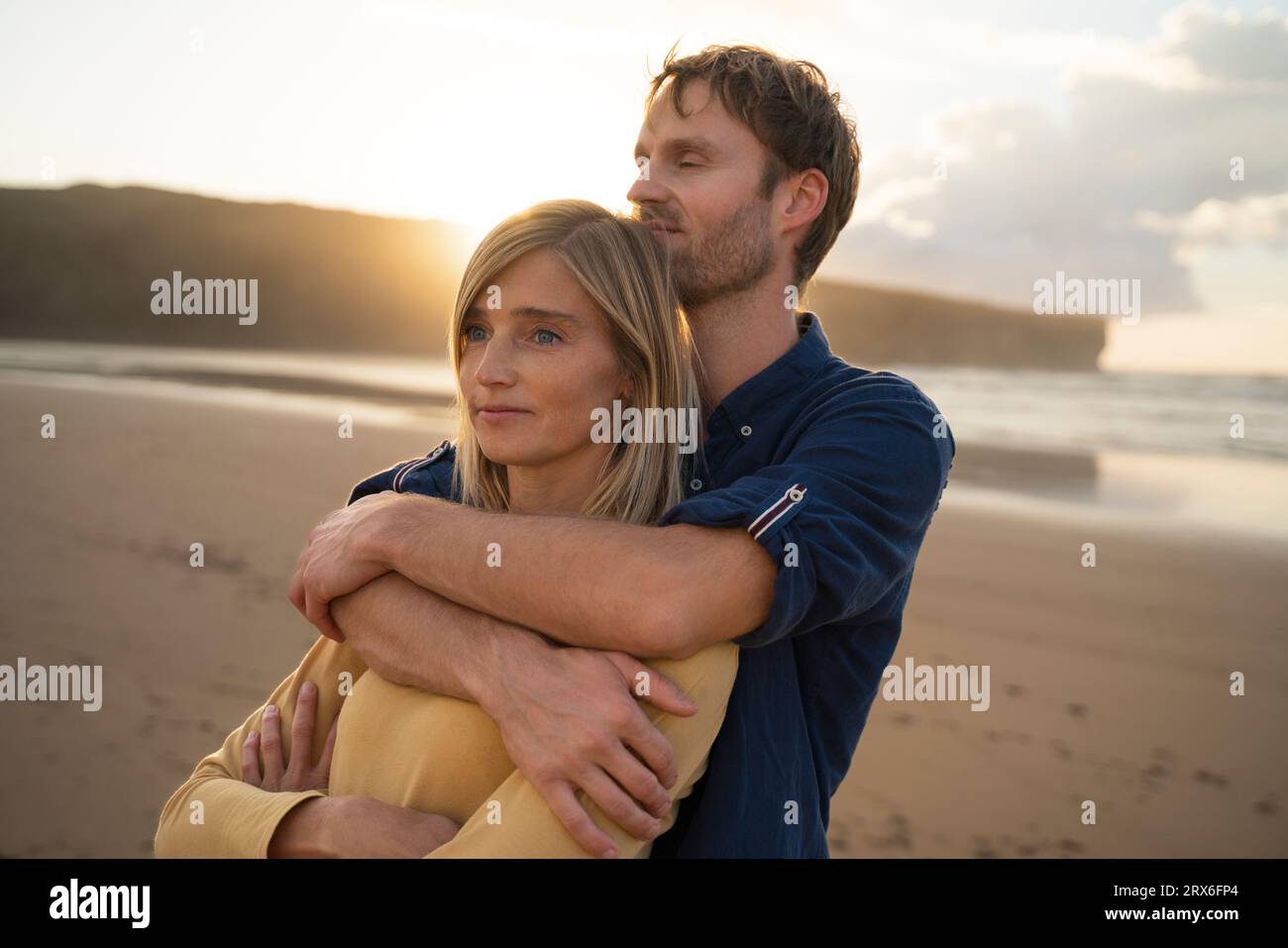 Thoughtful emotion hi-res stock photography and images - Alamy