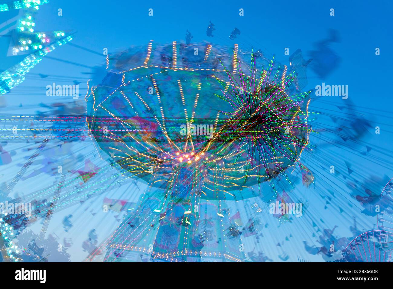 Recirculating Carousel Spinning carousel hi-res stock photography and images - Alamy