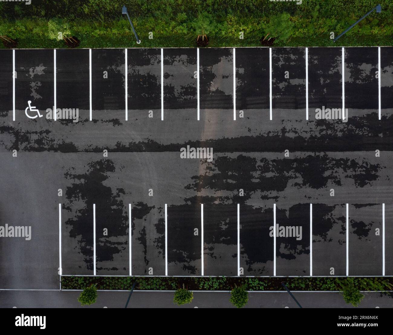 Aerial view empty parking lot hi-res stock photography and images - Alamy
