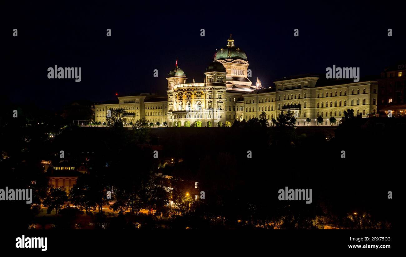 The Federal Palace of Switzerland at Bern, the swiss Bundesstadt (federal city) and capital, by night Stock Photo