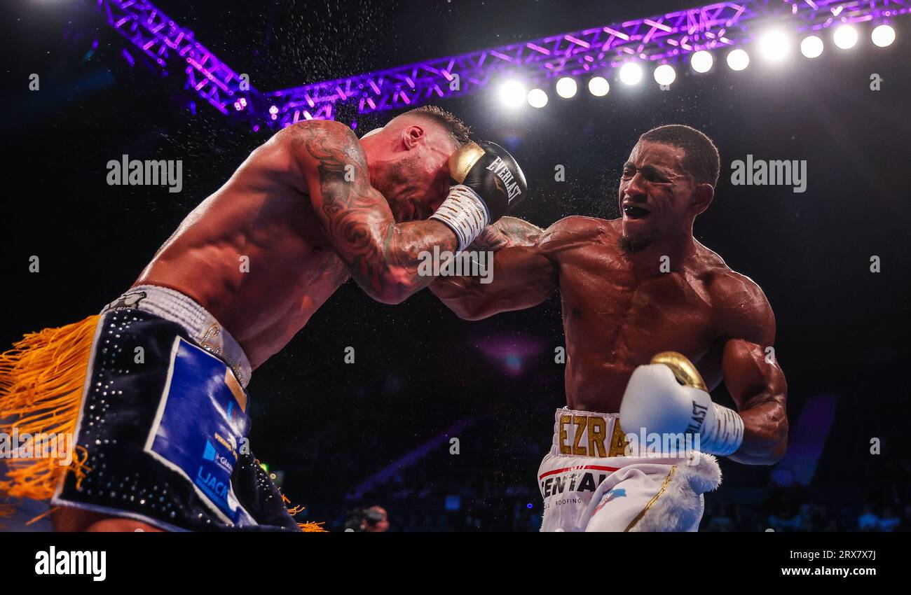 Ezra Taylor (right) against Joel McIntyre in the Light Heavyweight