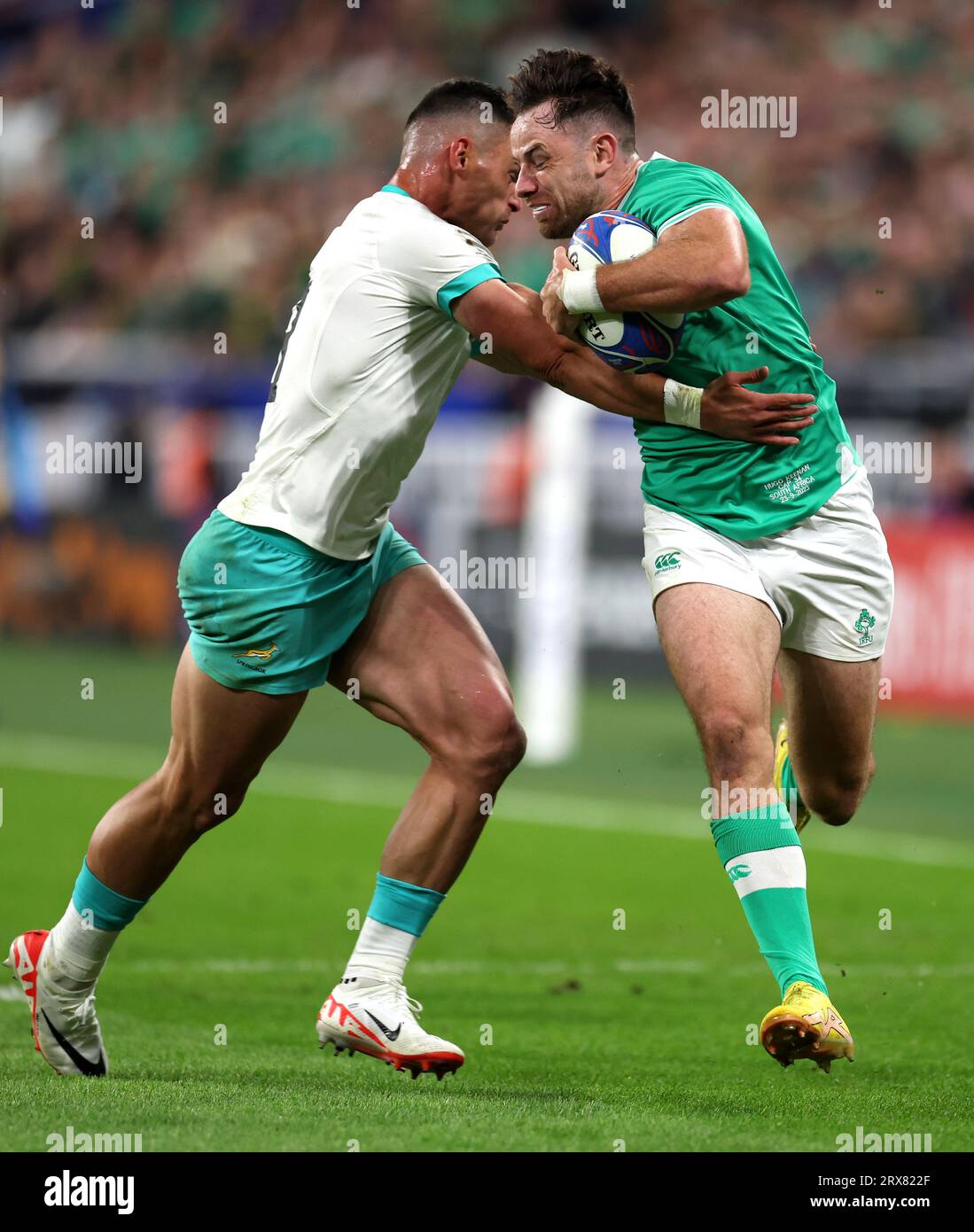 Ireland's Hugo Keenan (right) is tackled by South Africa's Jesse Kriel during the Rugby World Cup 2023, Pool B match at the Stade de France in Paris, France. Picture date: Saturday September 23, 2023. Stock Photo