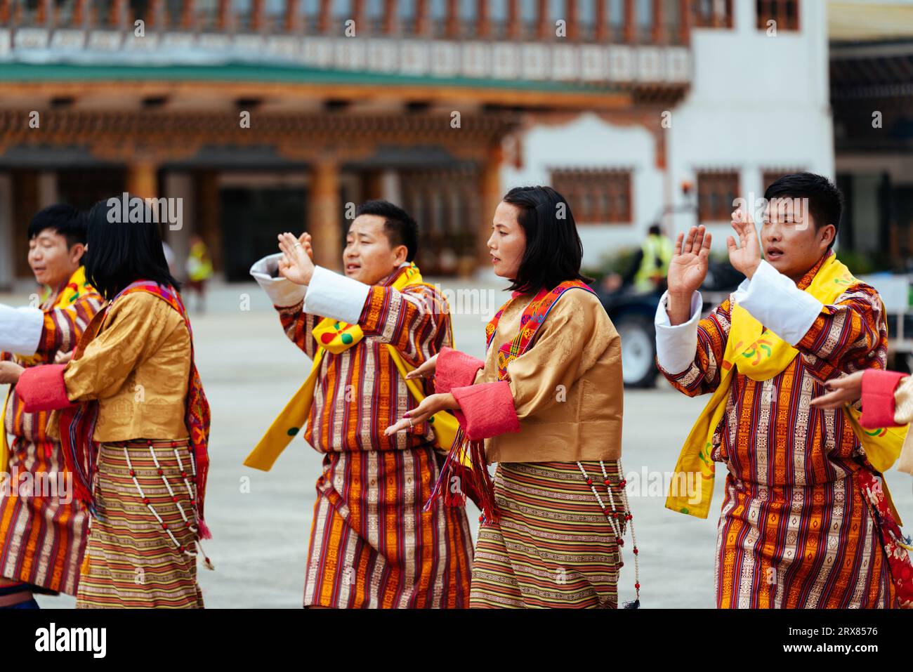 Asian people dancing Stock Photo Alamy Asian people dancing Stock Photo Alamy