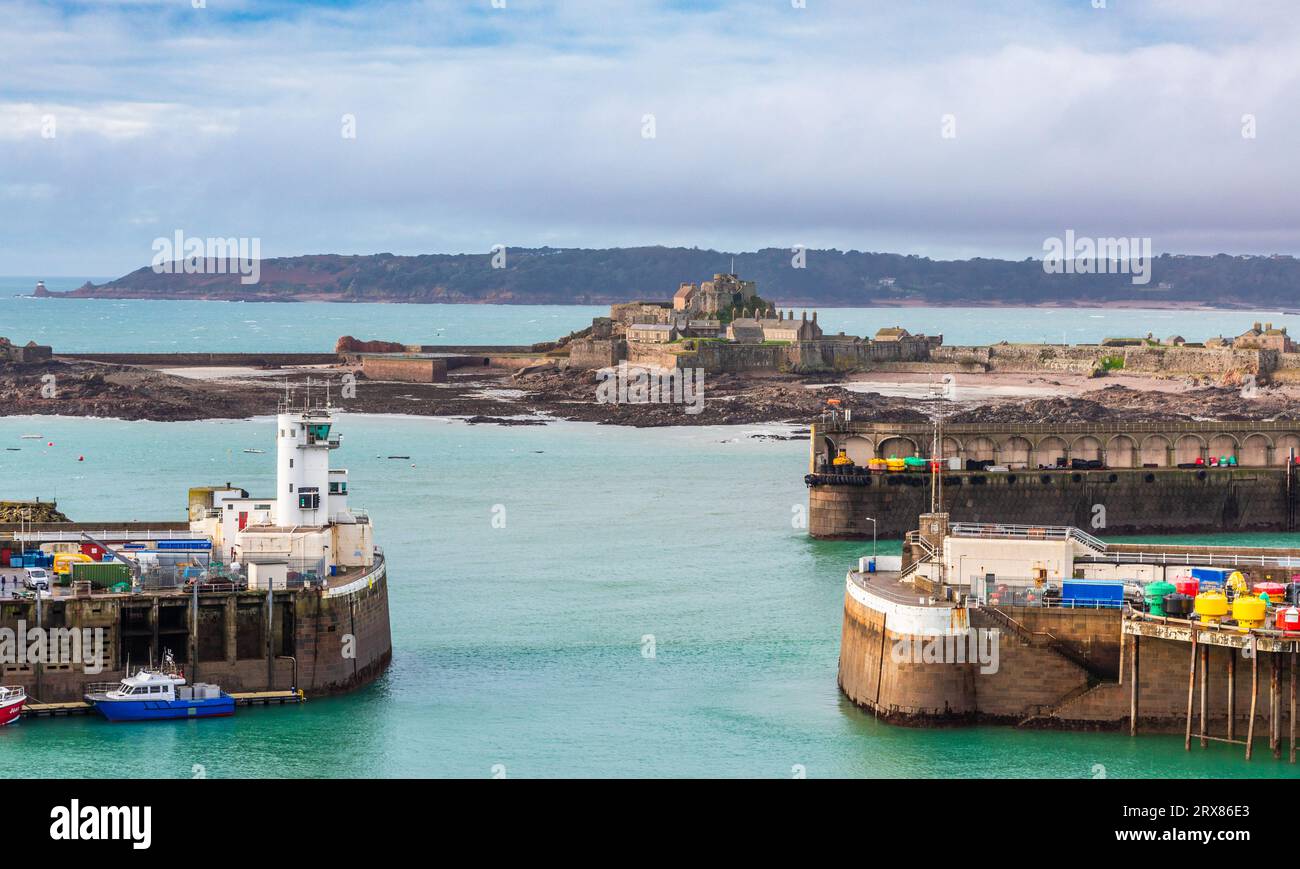 Elizabeth Castle in a low tide panorama with port and gateway in the foreground , Saint Helier, bailiwick of Jersey, Channel Islands, Great Britain Stock Photo