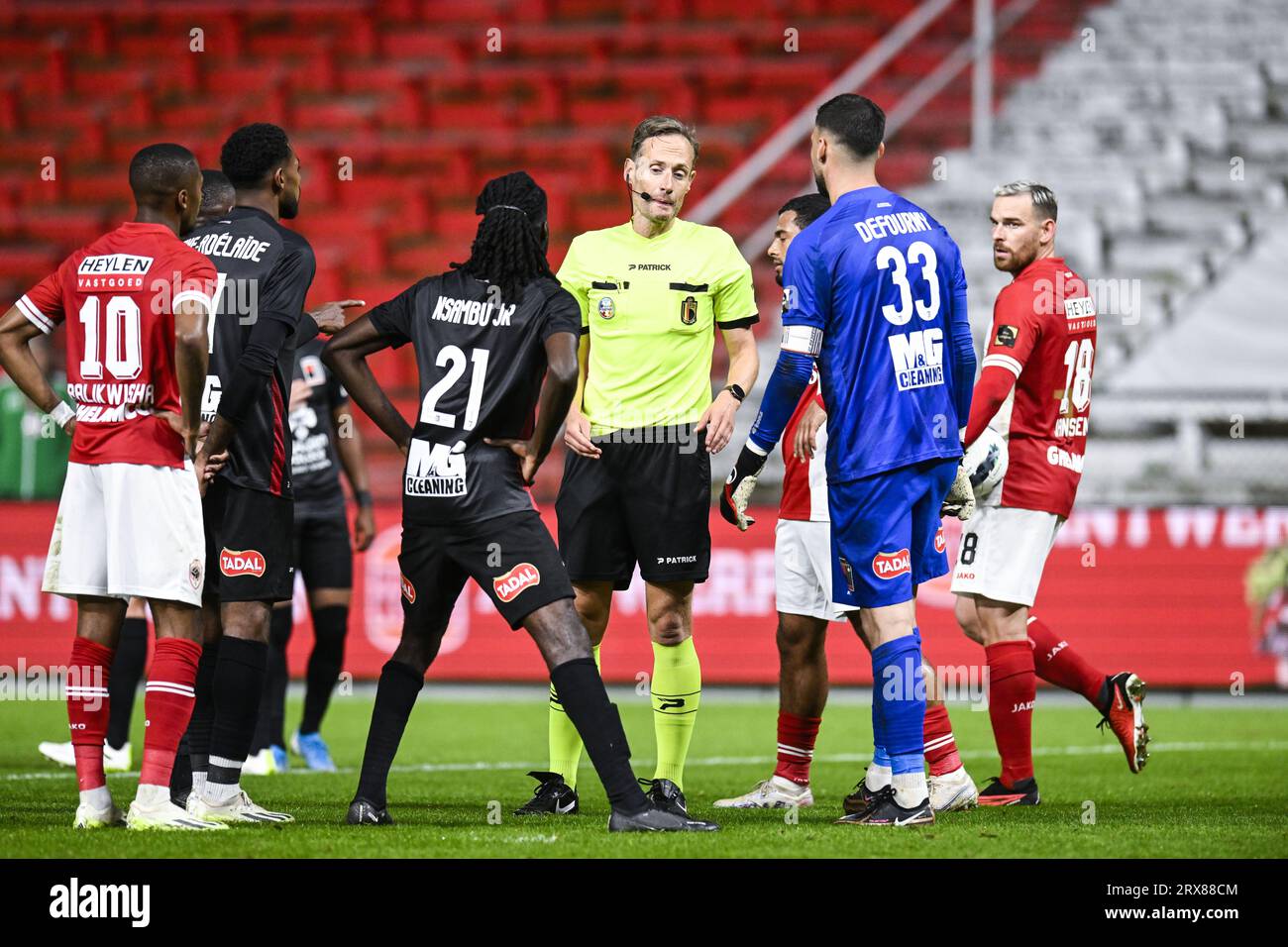 Antwerp, Belgium. 23rd Sep, 2023. referee Wim Smet pictured during a